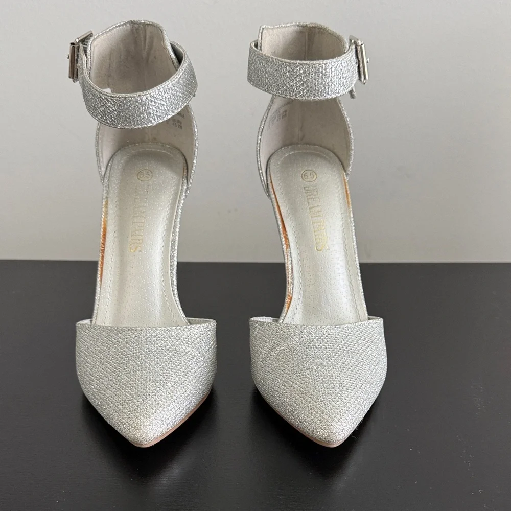 Dream Pairs Glittering Silver Heels‎ Sz 6.5